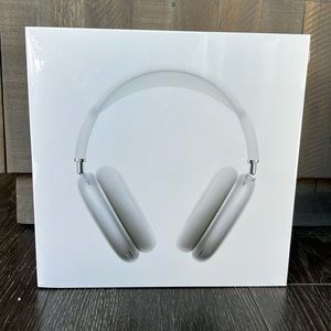 New in Box Apple AirPods Max with Smart Case - silver with white headband